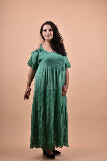 Свежа рокля с отвори на рамената в зелен цвят /Универсален размер/ Модел: 1575